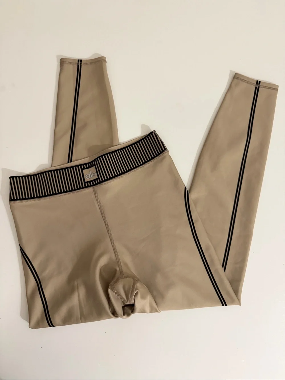 New ALO Airlift High-Waist 7/8 Line Up Legging